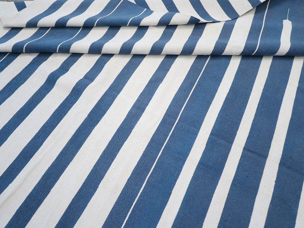 Modern Indian Flatweave Dhurrie Large Room Size Carpet, No.32626 - Staging