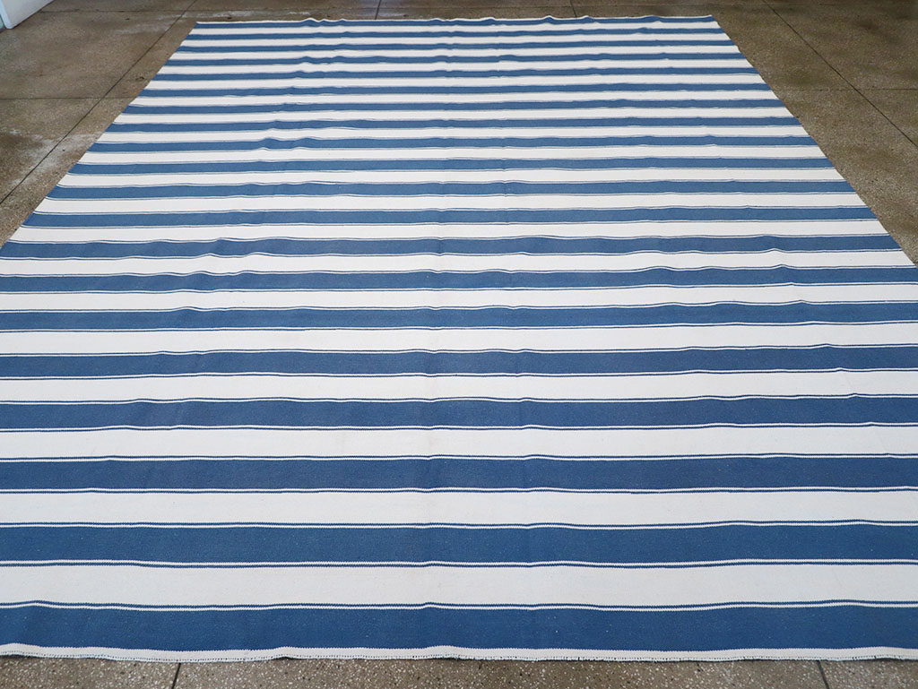 Modern Indian Flatweave Dhurrie Large Room Size Carpet, No.32627 - Staging