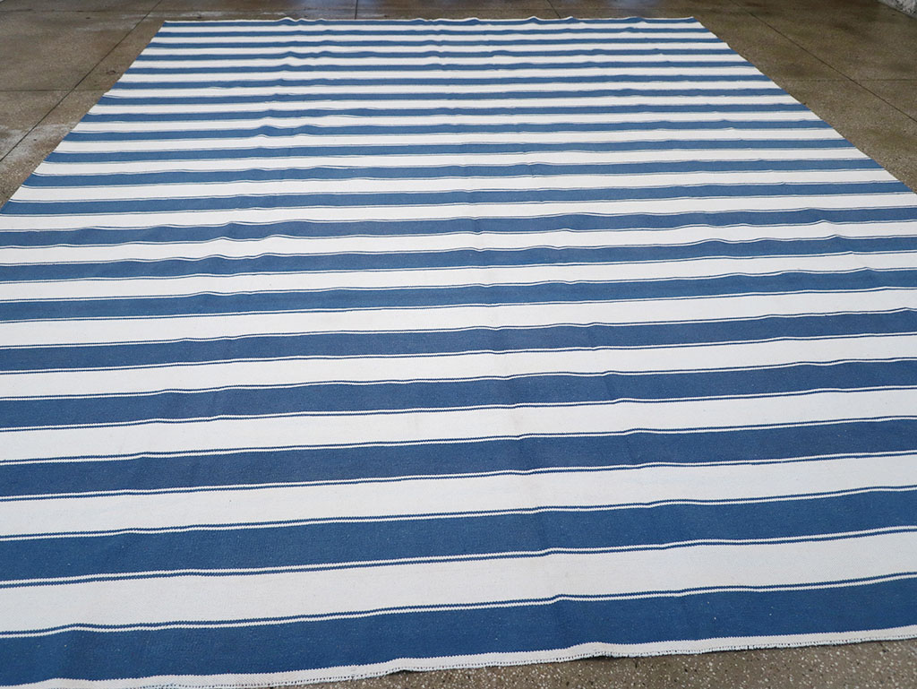 Modern Indian Flatweave Dhurrie Large Room Size Carpet, No.32627 - Staging