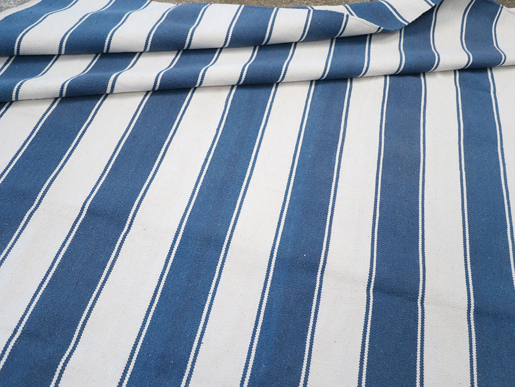 Modern Indian Flatweave Dhurrie Large Room Size Carpet, No.32627 - Staging