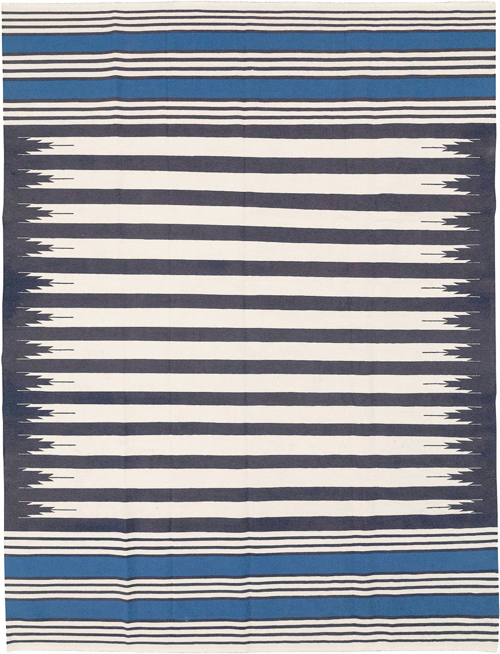 Modern Indian Flatweave Dhurrie Room Size Carpet, No.32629 - Staging