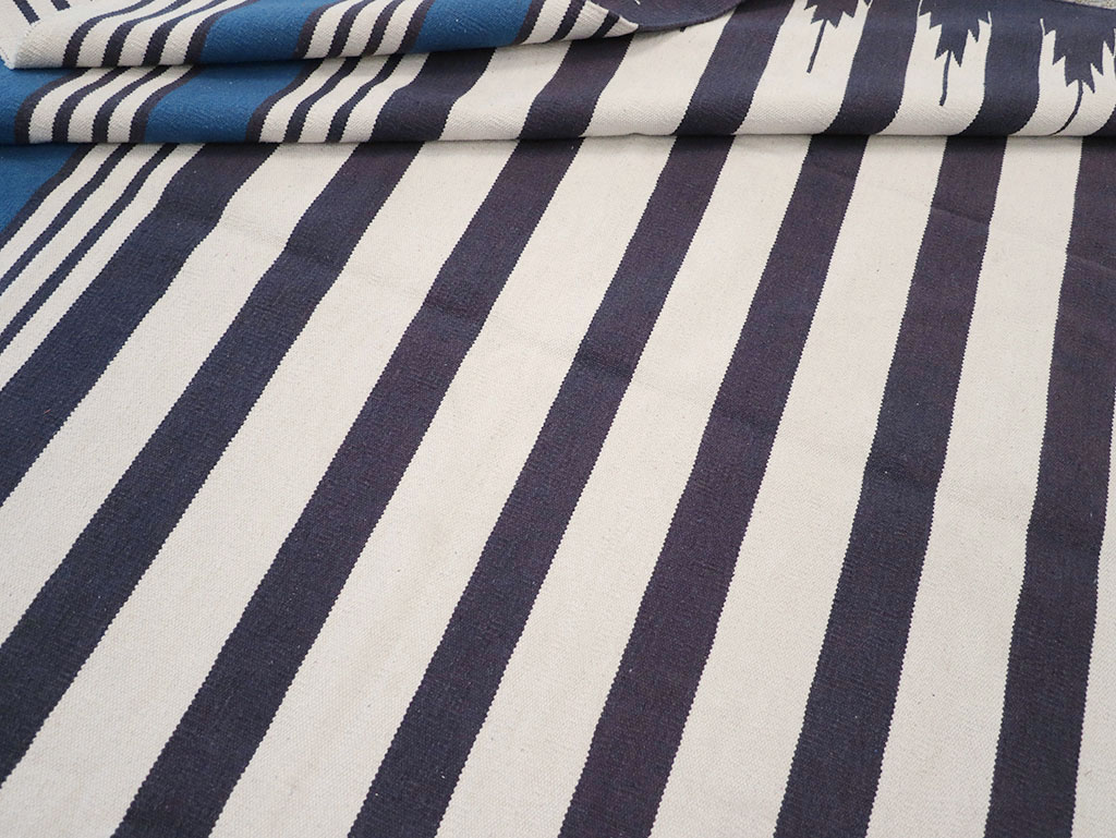 Modern Indian Flatweave Dhurrie Room Size Carpet, No.32629 - Staging