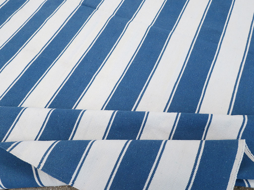 Modern Indian Flatweave Dhurrie Room Size Carpet, No.32633 - Staging