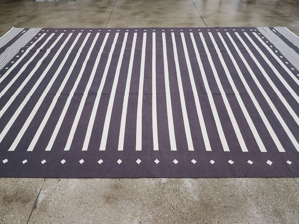 Modern Indian Flatweave Dhurrie Large Room Size Carpet, No.32634 - Staging