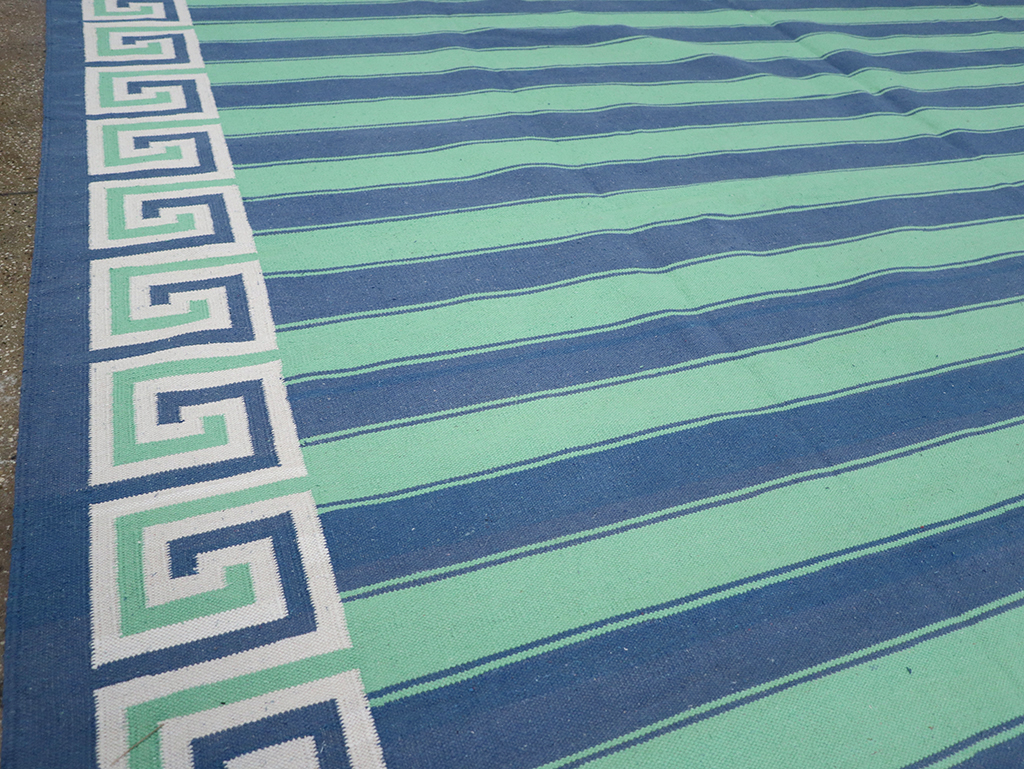 Modern Indian Flatweave Dhurrie Large Room Size Carpet, No.32639 - Staging