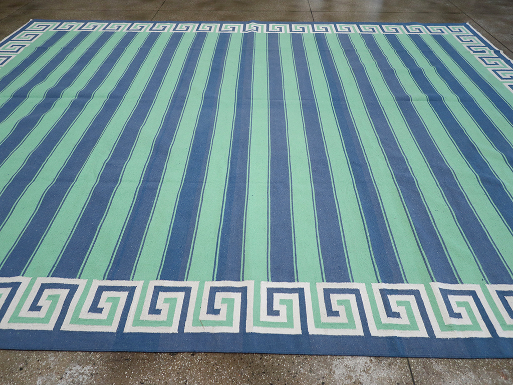 Modern Indian Flatweave Dhurrie Large Room Size Carpet, No.32639 - Staging