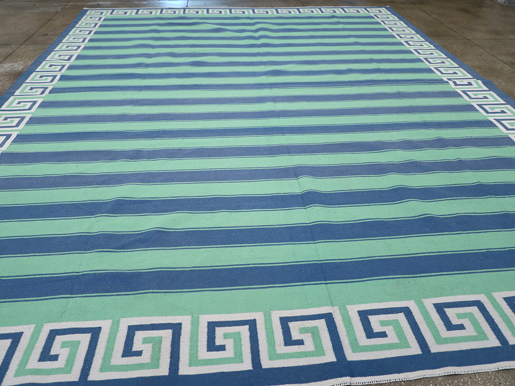 Modern Indian Flatweave Dhurrie Large Room Size Carpet, No.32639 - Staging