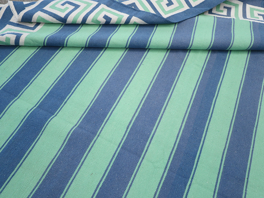 Modern Indian Flatweave Dhurrie Large Room Size Carpet, No.32639 - Staging