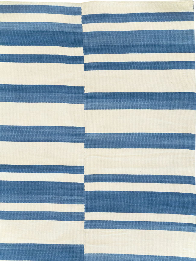 Modern Turkish Flatweave Room Size Carpet, No.32652 - Staging