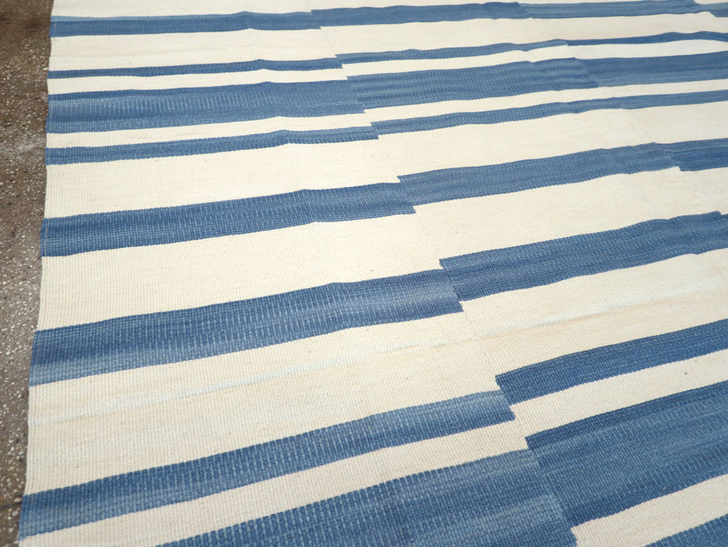 Modern Turkish Flatweave Room Size Carpet, No.32652 - Staging