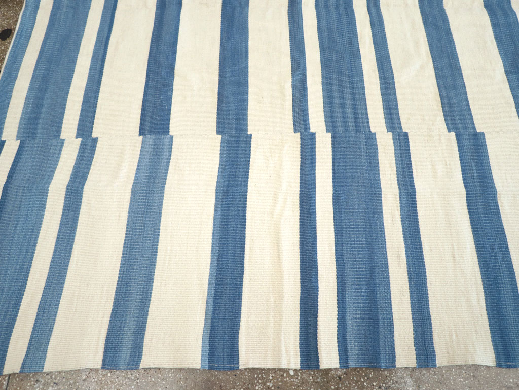 Modern Turkish Flatweave Room Size Carpet, No.32652 - Staging