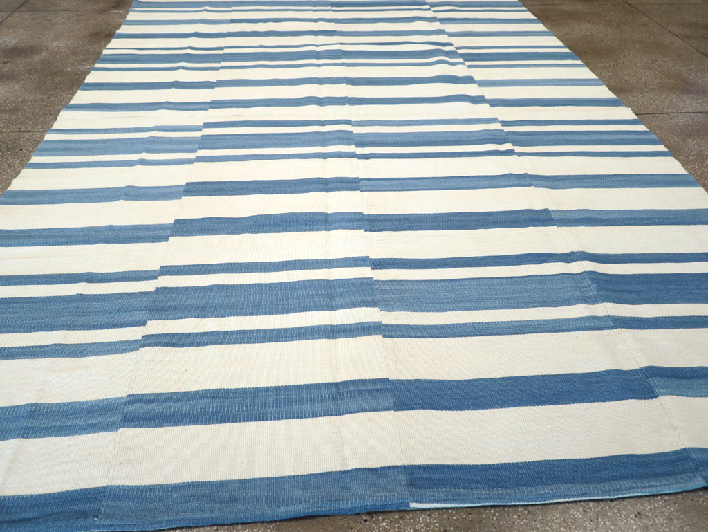 Modern Turkish Flatweave Room Size Carpet, No.32652 - Staging