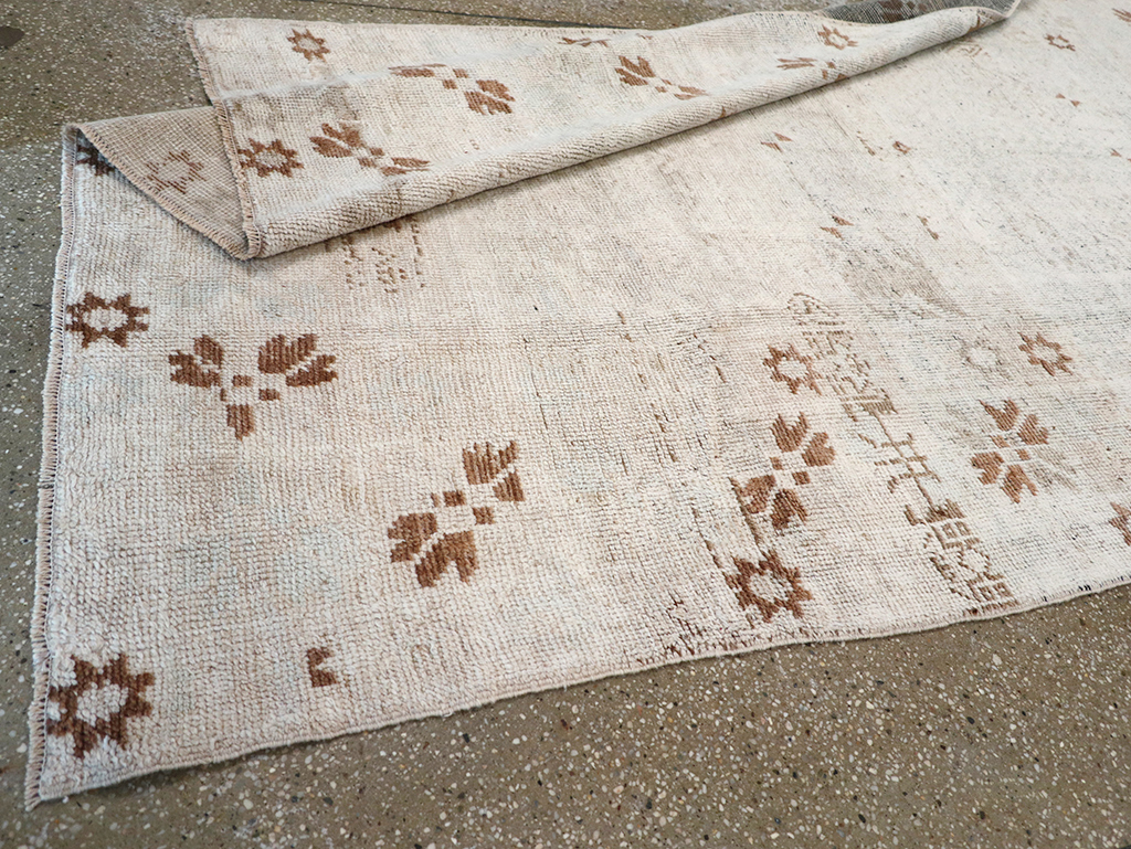 Vintage Turkish Anatolian Wide Gallery Runner, No.32663 - Staging