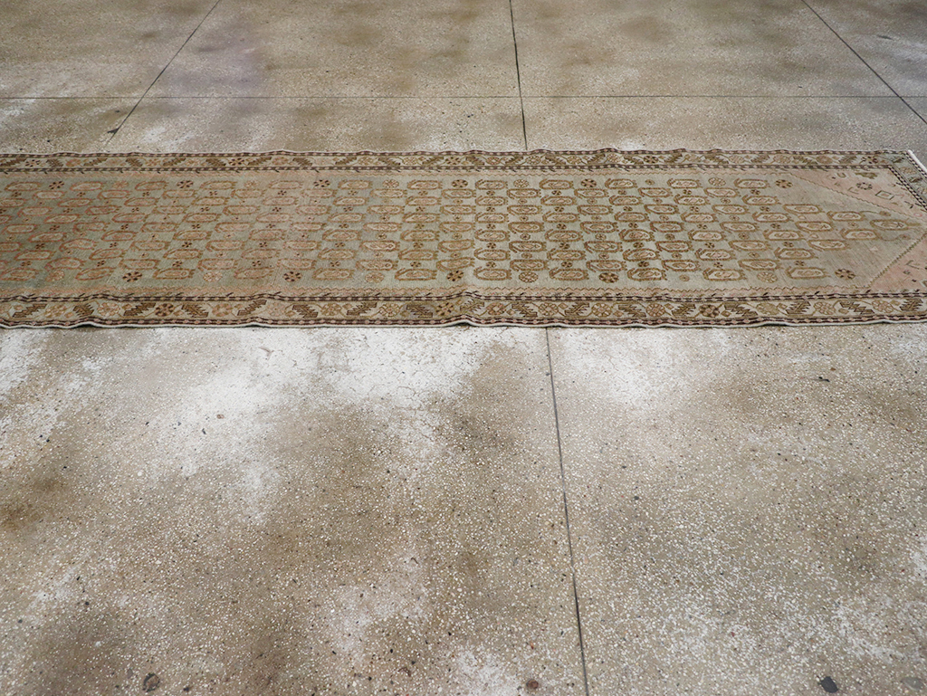 Vintage Perian Malayer Long Runner, No.32873 - Staging