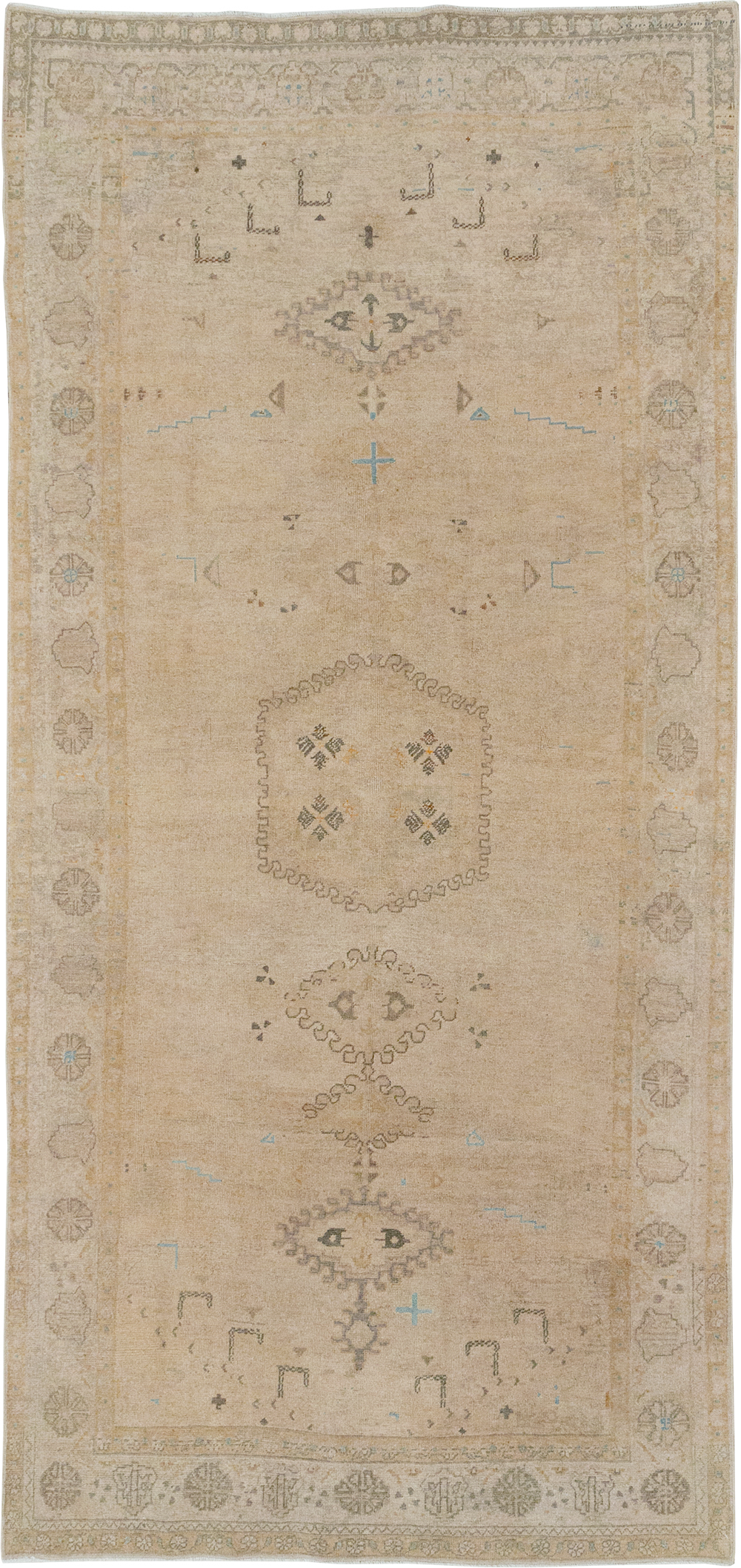 Vintage Persian Veece Accent Carpet, No.32904 - Staging