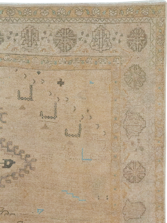 Vintage Persian Veece Accent Carpet, No.32904 - Staging