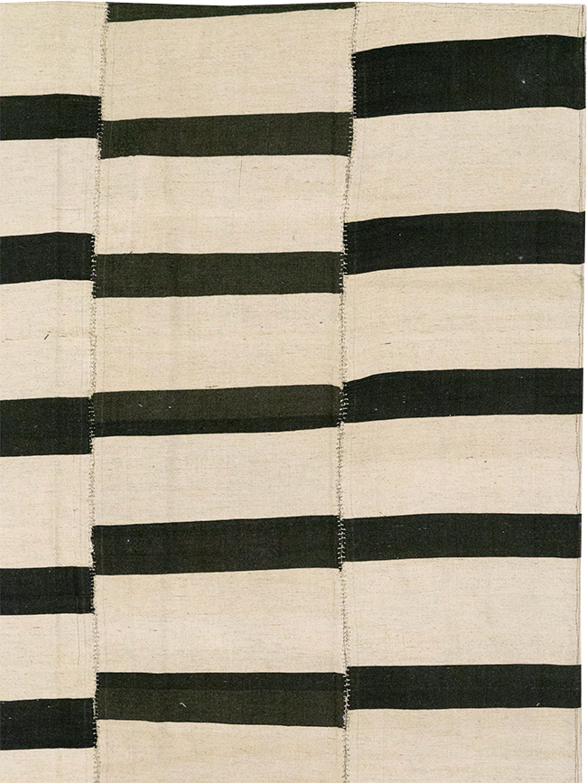 Modern Persian Flatweave Kilim Room Size Carpet, No.32922 - Staging