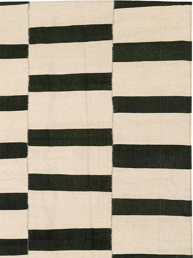 Modern Persian Flatweave Kilim Room Size Carpet, No.32922 - Staging