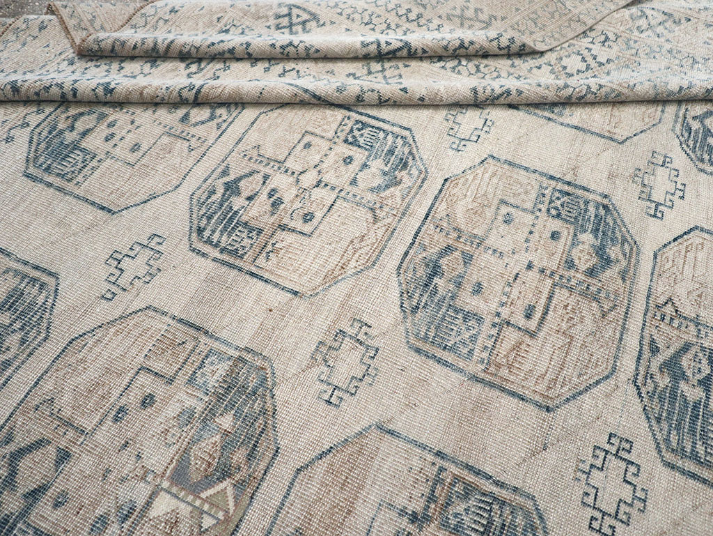 Vintage Central Asian Turkoman Room Size Carpet, No.32945 - Staging