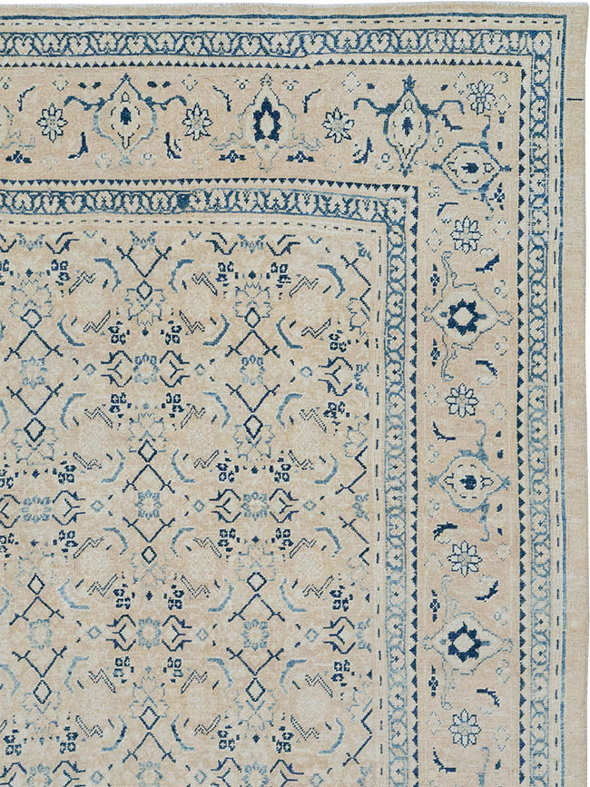 Vintage Persian Mahal Room Size Carpet, No.32946 - Staging