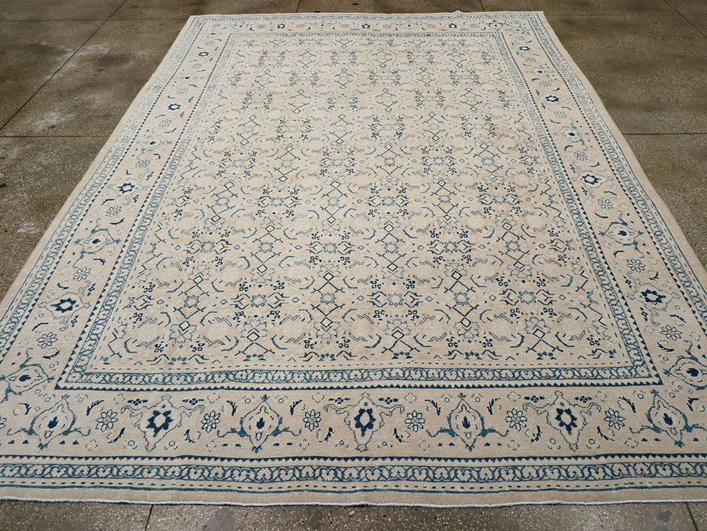 Vintage Persian Mahal Room Size Carpet, No.32946 - Staging