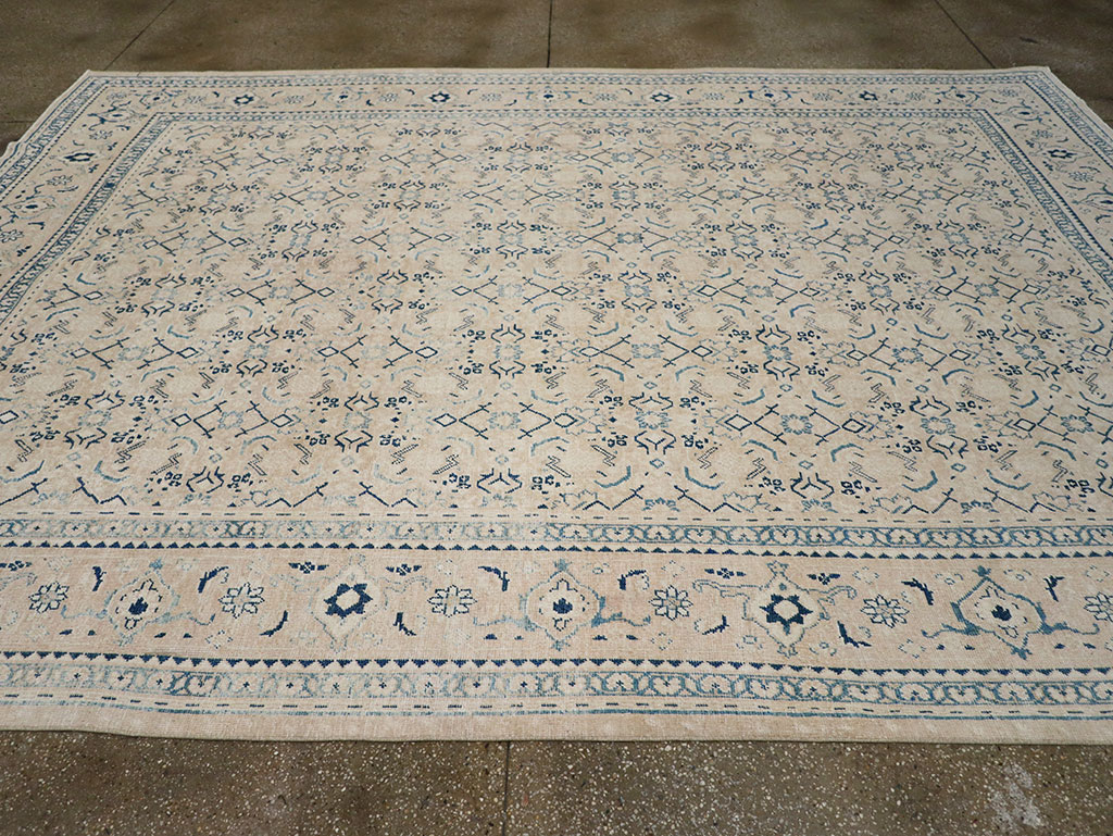 Vintage Persian Mahal Room Size Carpet, No.32946 - Staging