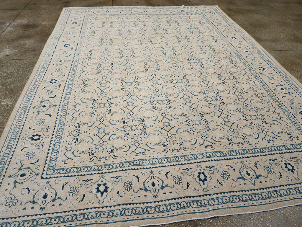 Vintage Persian Mahal Room Size Carpet, No.32946 - Staging