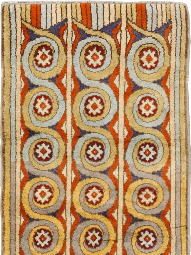 Vintage European Art Deco Rug, No.32949 - Staging