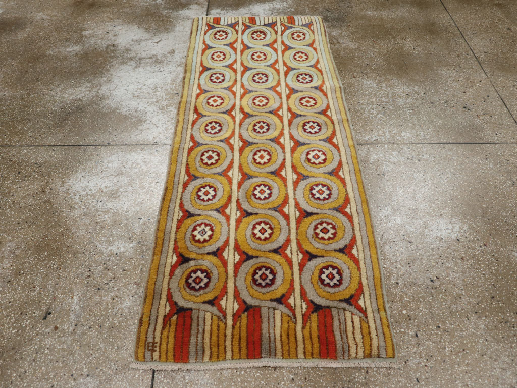 Vintage European Art Deco Rug, No.32949 - Staging