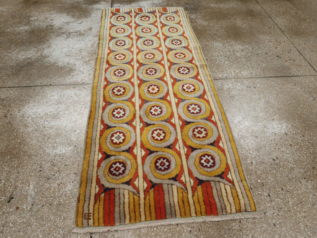 Vintage European Art Deco Rug, No.32949 - Staging