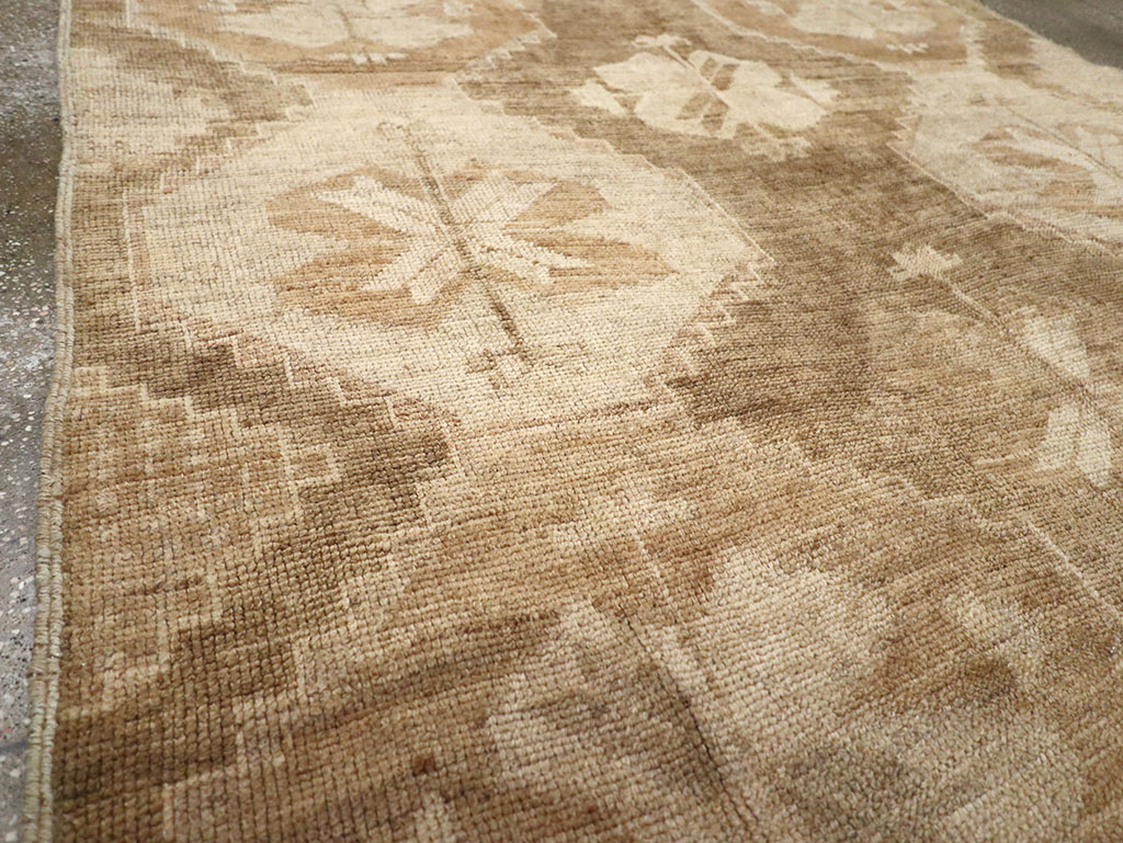 Vintage Turkish Anatolian Accent Rug, No.32973 - Staging