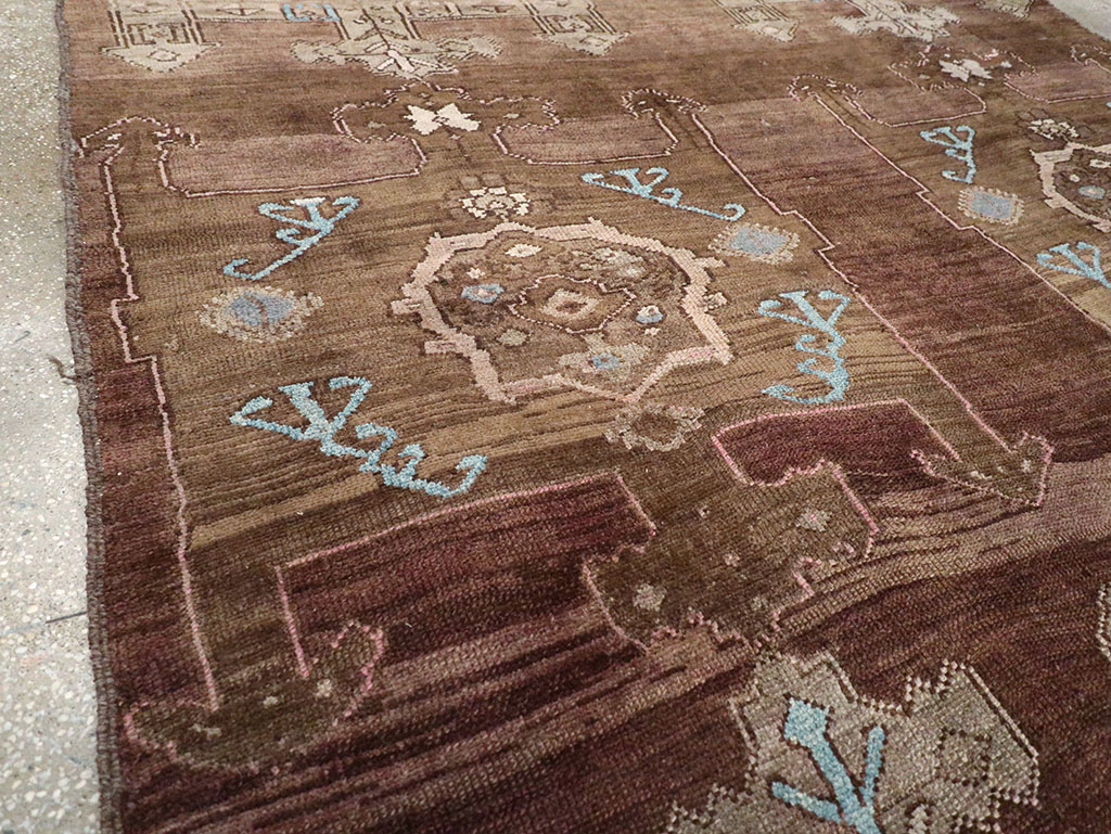 Vintage Turkish Anatolian Room Size Carpet, No.32974 - Staging