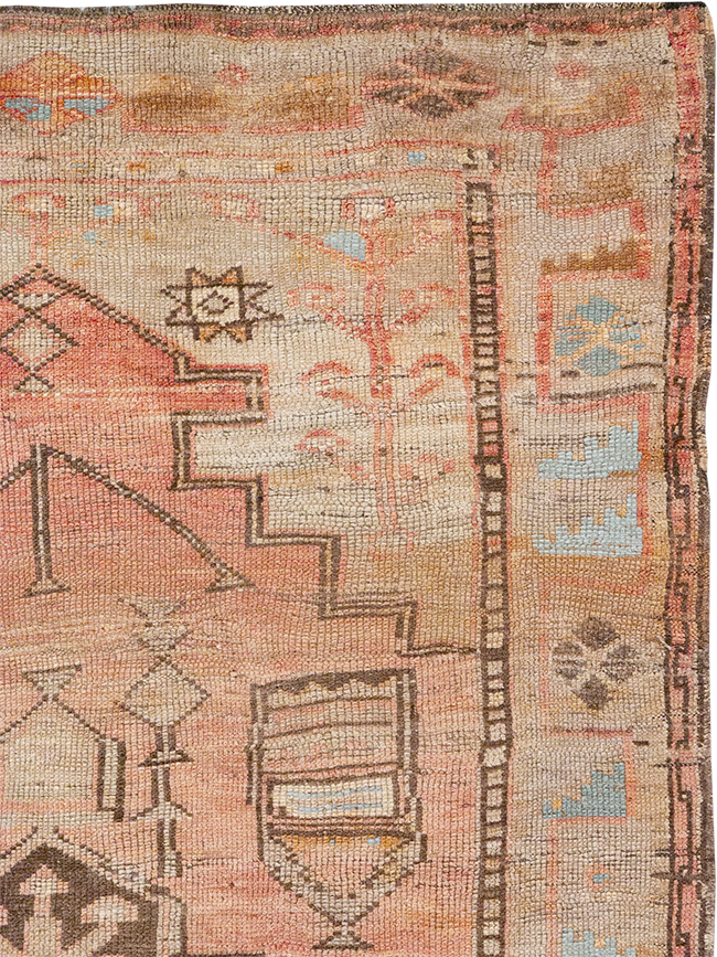 Vintage Turkish Anatolian Accent Rug, No.32976 - Staging