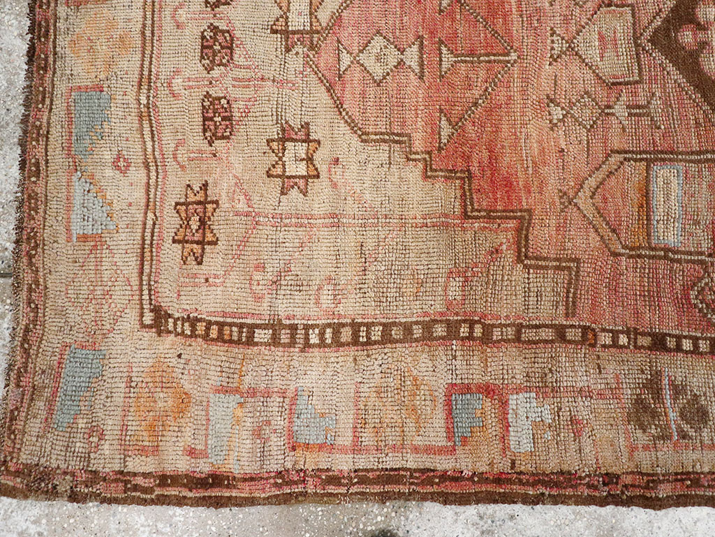 Vintage Turkish Anatolian Accent Rug, No.32976 - Staging