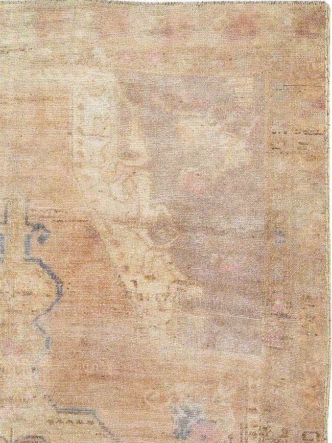 Vintage Turkish Anatolian Accent Rug, No.32977 - Staging