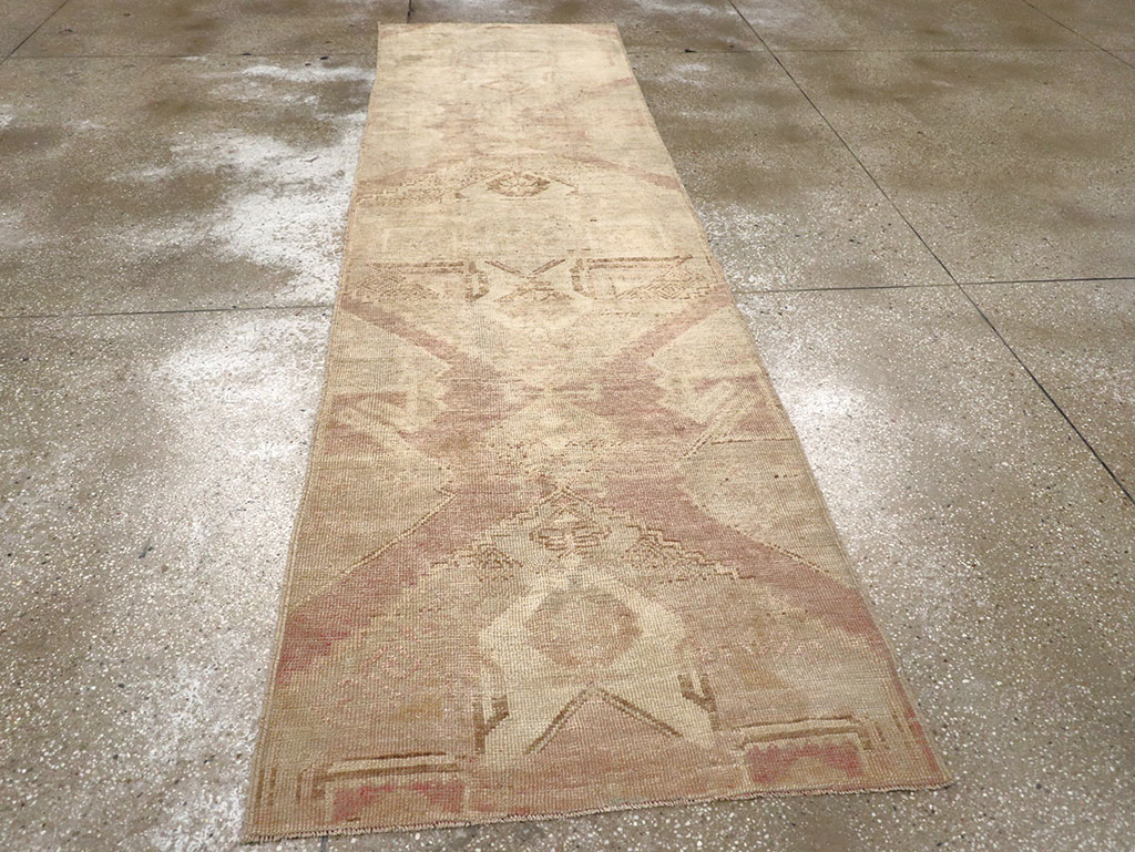 Vintage Turkish Anatolian Runner, No.32988 - Staging