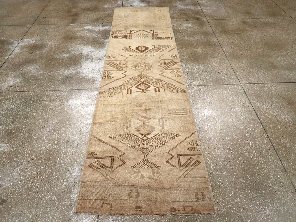 Vintage Turkish Anatolian Runner, No.32990 - Staging