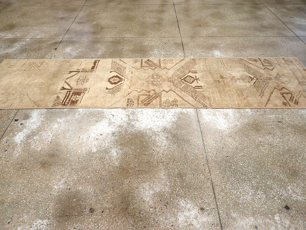 Vintage Turkish Anatolian Runner, No.32990 - Staging