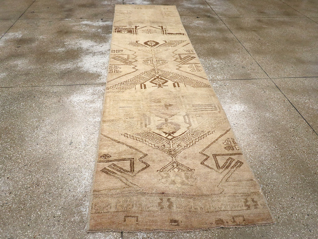 Vintage Turkish Anatolian Runner, No.32990 - Staging