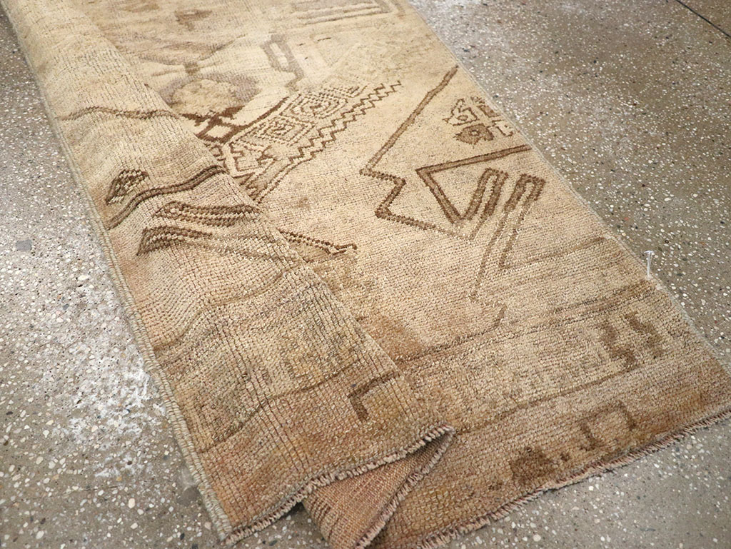 Vintage Turkish Anatolian Runner, No.32990 - Staging