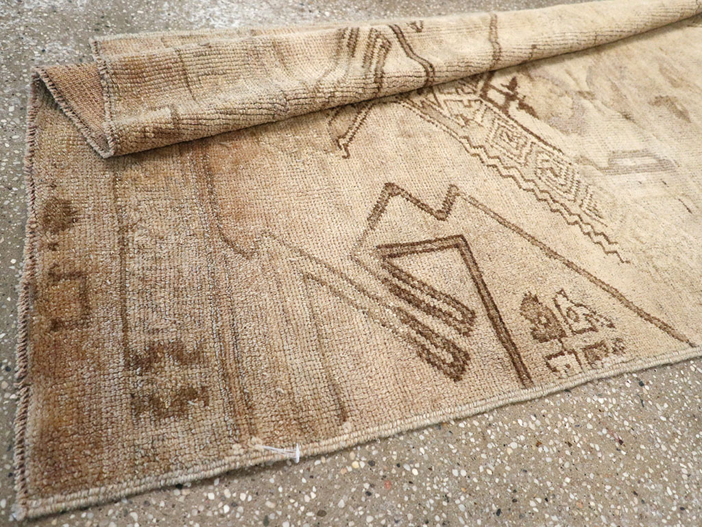 Vintage Turkish Anatolian Runner, No.32990 - Staging