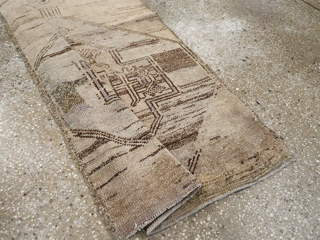 Vintage Turkish Anatolian Runner, No.32993 - Staging