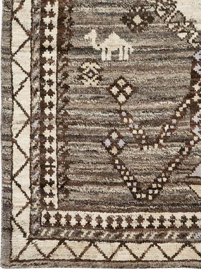Modern Persian Gabbeh Accent Rug, No.32995 - Staging