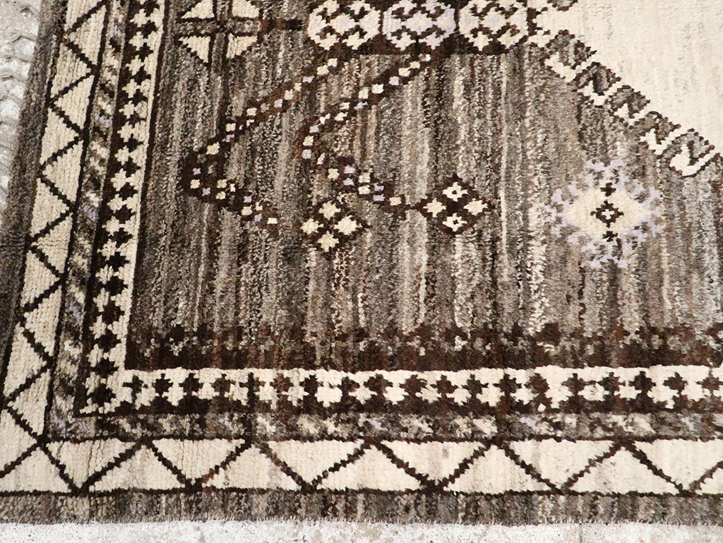 Modern Persian Gabbeh Accent Rug, No.32995 - Staging