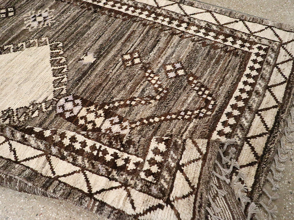 Modern Persian Gabbeh Accent Rug, No.32995 - Staging