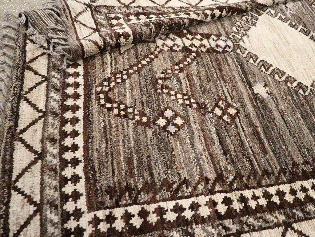 Modern Persian Gabbeh Accent Rug, No.32995 - Staging