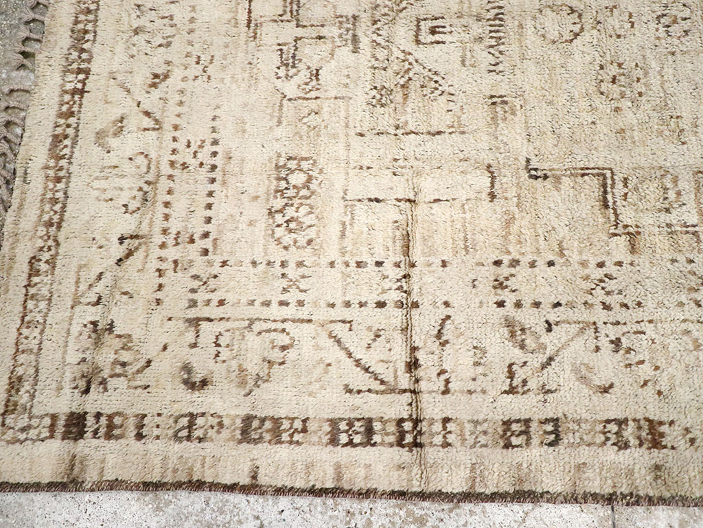 Modern Persian Gabbeh Accent Rug, No.32996 - Staging