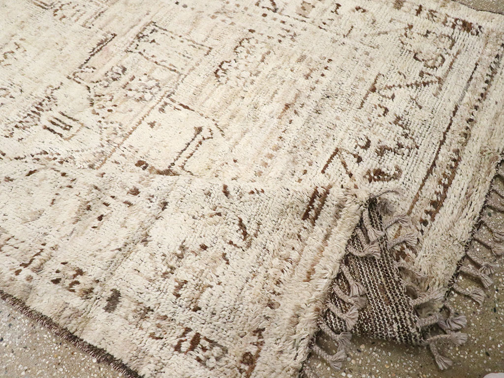 Modern Persian Gabbeh Accent Rug, No.32996 - Staging
