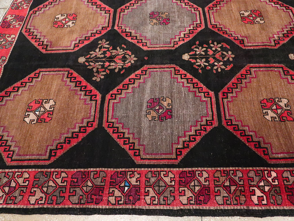 Vintage Turkish Anatolian Large Carpet, No.33004 - Staging