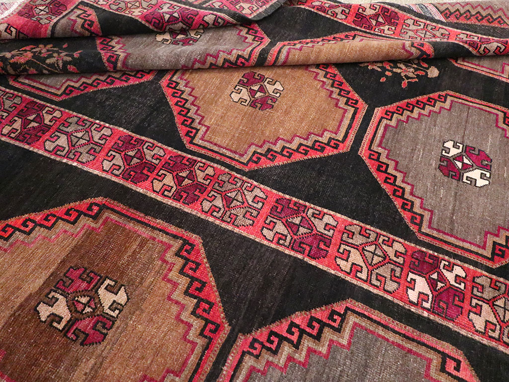Vintage Turkish Anatolian Large Carpet, No.33004 - Staging